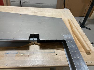 Rolling the right elevator leading edge