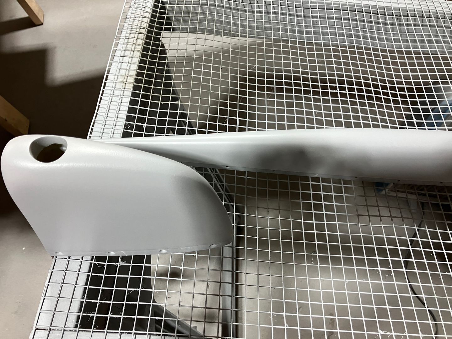 Vertical fairings primed