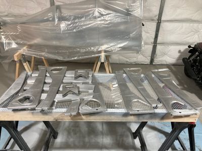 Priming the center section ribs