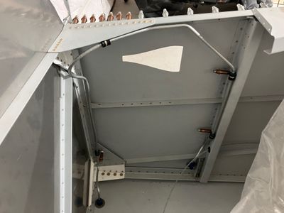 The vent line on the right side.