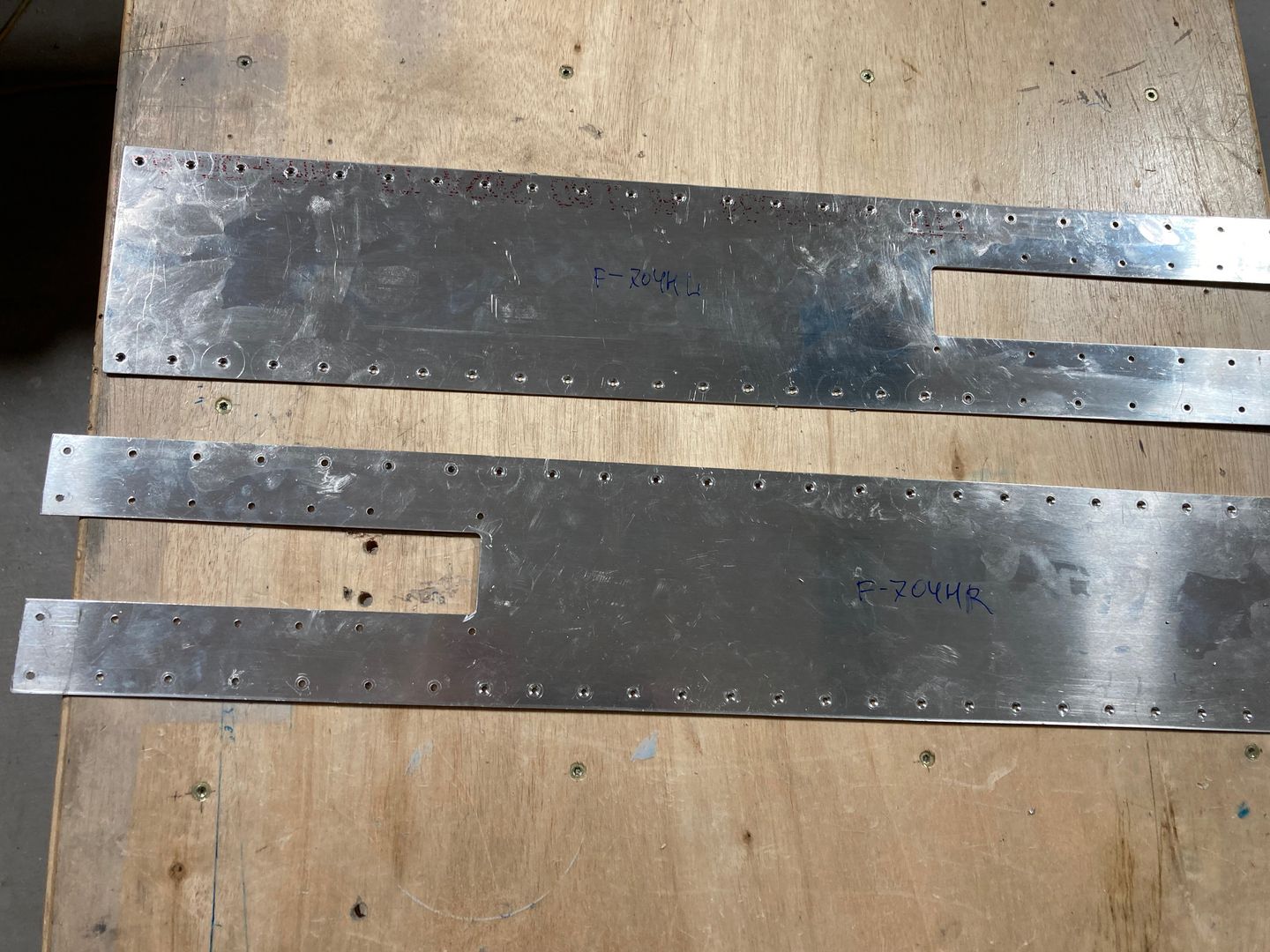 The side plates.