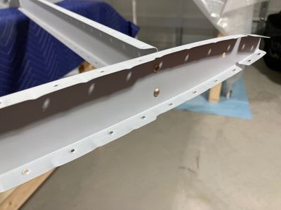 Tip rib squeezed to the front spar.
