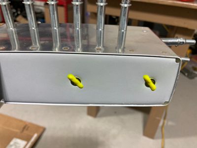 Both screws are torqued to the specification.