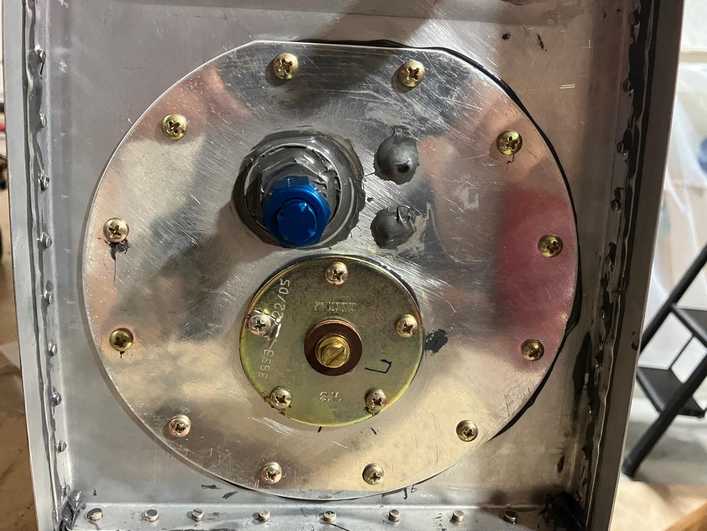 The cover plate is installed.