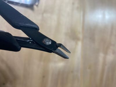 Side cutters with flat jaws from Harbor Freight