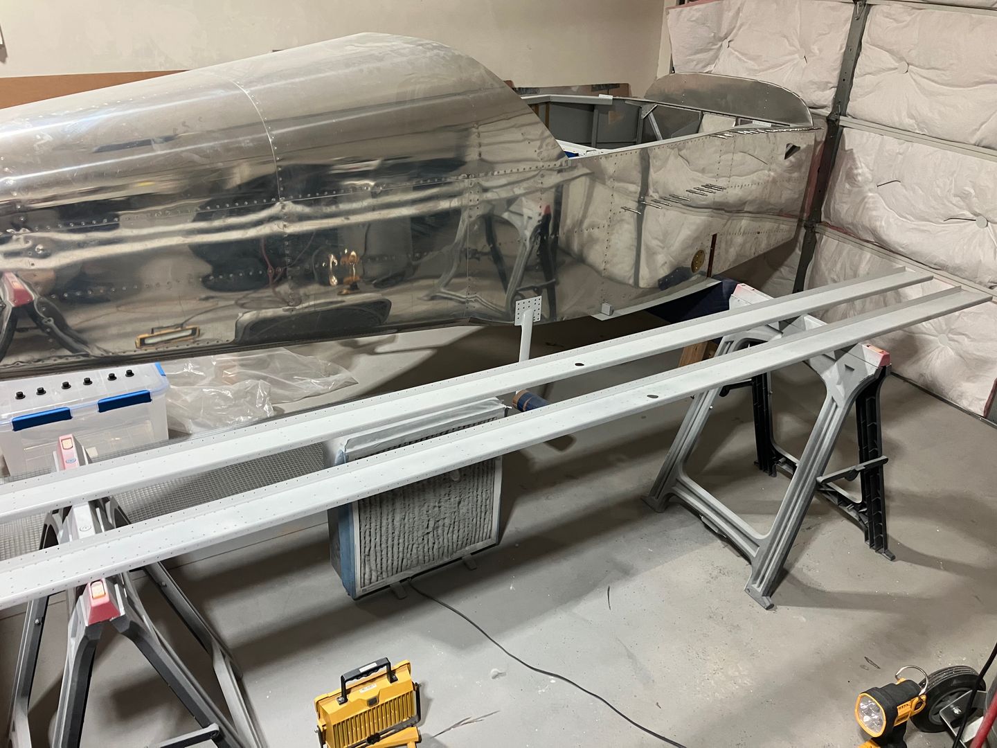 Priming the rear spars