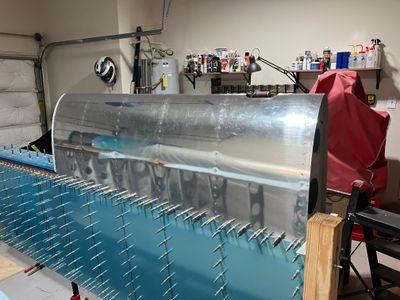 Riveting the leading edge