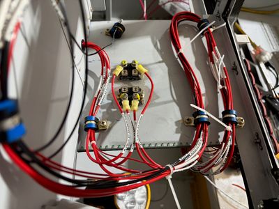The shared avionics bus diodes