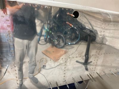 Riveting the right baggage bulkheads