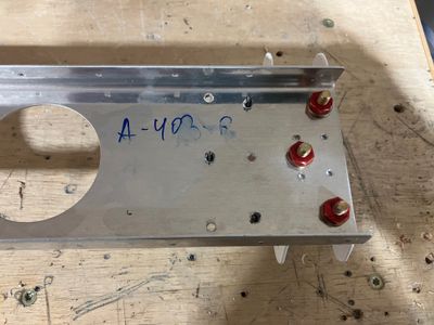 View from the back on the bracket and the spar.