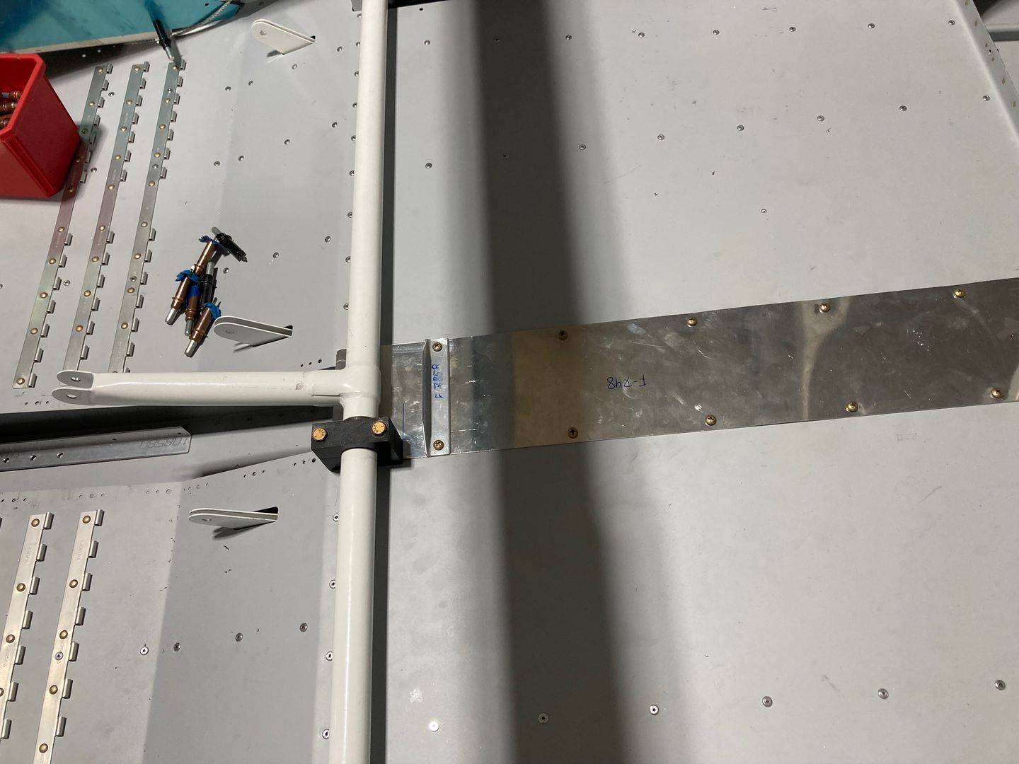 The WD-613-EF flap actuator is installed.