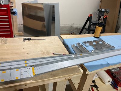 Both spars and ribs ready to be etched and primed.